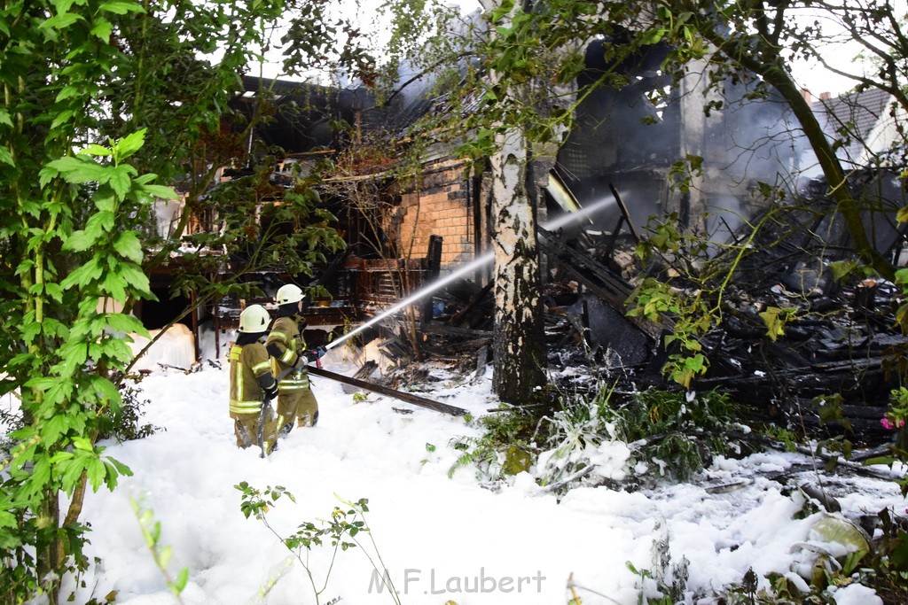 Grossfeuer Einfamilienhaus Siegburg Muehlengrabenstr P0798.JPG - Miklos Laubert